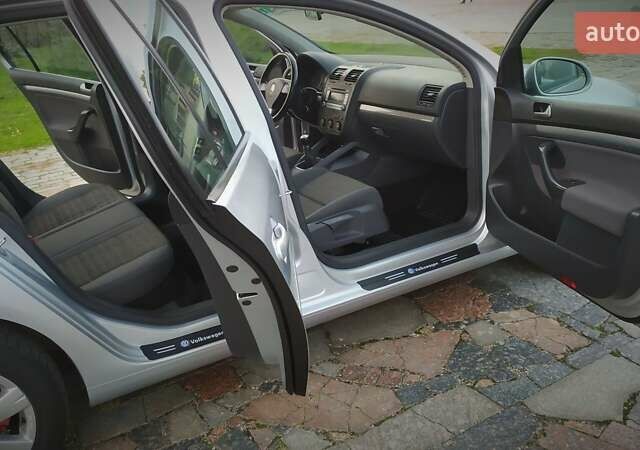 Серый Фольксваген Гольф, объемом двигателя 0 л и пробегом 200 тыс. км за 7100 $, фото 104 на Automoto.ua