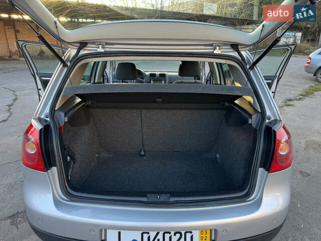 Серый Фольксваген Гольф, объемом двигателя 1.6 л и пробегом 240 тыс. км за 5850 $, фото 29 на Automoto.ua