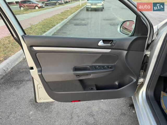 Сірий Фольксваген Гольф, об'ємом двигуна 1.6 л та пробігом 184 тис. км за 8499 $, фото 47 на Automoto.ua