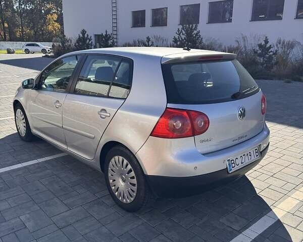 Серый Фольксваген Гольф, объемом двигателя 1.9 л и пробегом 410 тыс. км за 5800 $, фото 4 на Automoto.ua