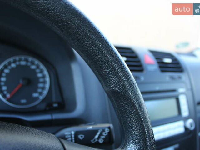 Серый Фольксваген Гольф, объемом двигателя 1.6 л и пробегом 195 тыс. км за 5890 $, фото 38 на Automoto.ua