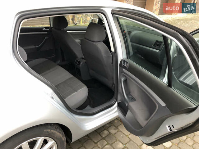 Сірий Фольксваген Гольф, об'ємом двигуна 1.6 л та пробігом 256 тис. км за 5999 $, фото 8 на Automoto.ua