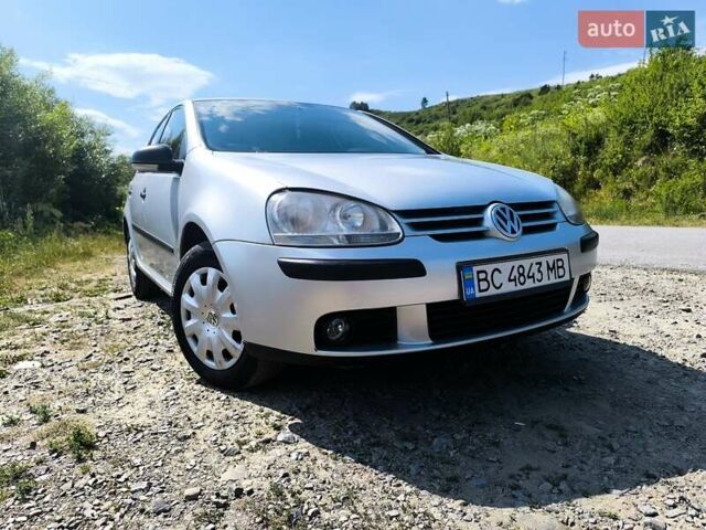 Серый Фольксваген Гольф, объемом двигателя 1.6 л и пробегом 268 тыс. км за 5900 $, фото 2 на Automoto.ua