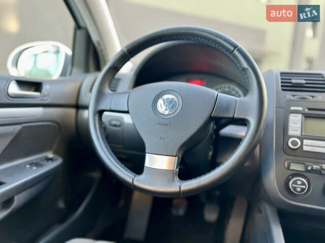 Сірий Фольксваген Гольф, об'ємом двигуна 1.4 л та пробігом 185 тис. км за 6450 $, фото 106 на Automoto.ua