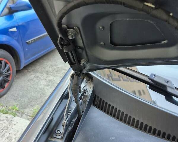 Серый Фольксваген Гольф, объемом двигателя 1.6 л и пробегом 227 тыс. км за 6500 $, фото 5 на Automoto.ua