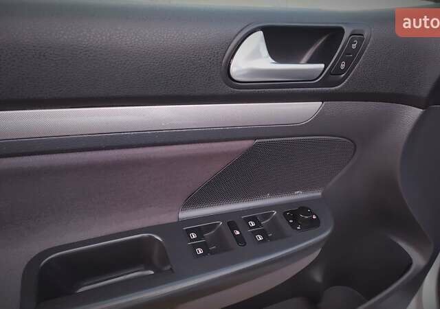 Серый Фольксваген Гольф, объемом двигателя 0 л и пробегом 200 тыс. км за 7100 $, фото 99 на Automoto.ua