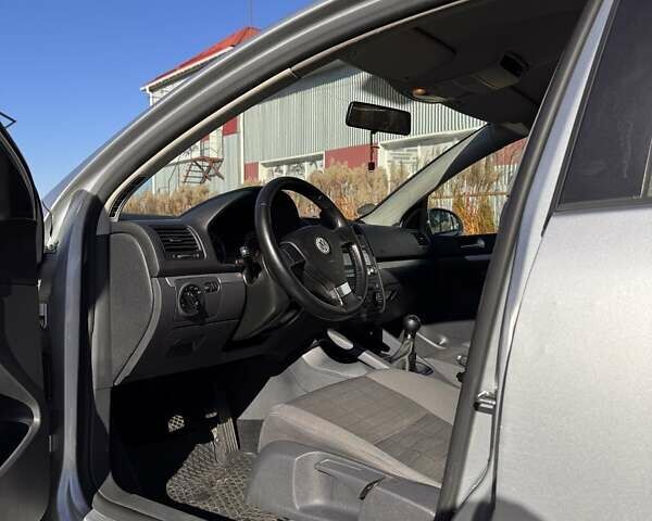 Серый Фольксваген Гольф, объемом двигателя 1.9 л и пробегом 410 тыс. км за 5800 $, фото 6 на Automoto.ua