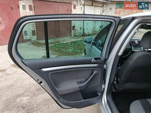 Серый Фольксваген Гольф, объемом двигателя 1.6 л и пробегом 221 тыс. км за 5800 $, фото 39 на Automoto.ua