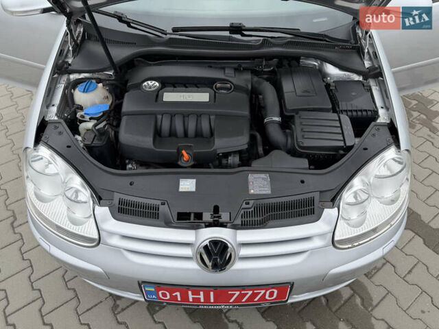 Серый Фольксваген Гольф, объемом двигателя 1.6 л и пробегом 212 тыс. км за 6450 $, фото 48 на Automoto.ua