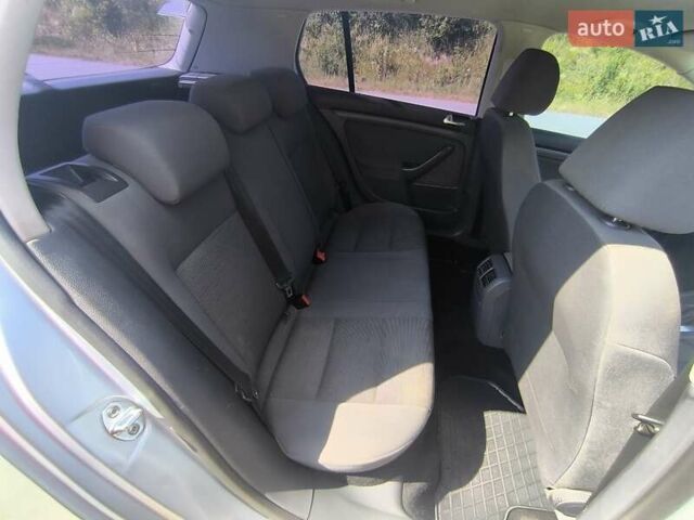 Серый Фольксваген Гольф, объемом двигателя 1.6 л и пробегом 268 тыс. км за 5900 $, фото 20 на Automoto.ua