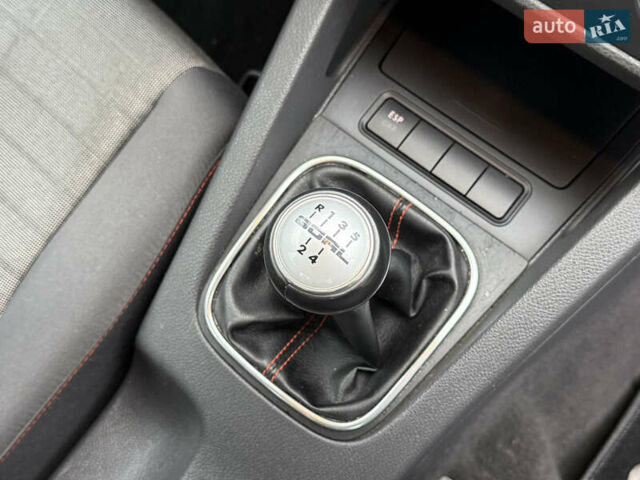 Серый Фольксваген Гольф, объемом двигателя 1.4 л и пробегом 236 тыс. км за 5500 $, фото 11 на Automoto.ua