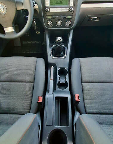 Сірий Фольксваген Гольф, об'ємом двигуна 1.6 л та пробігом 188 тис. км за 5350 $, фото 10 на Automoto.ua