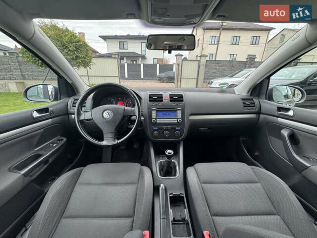 Сірий Фольксваген Гольф, об'ємом двигуна 1.6 л та пробігом 229 тис. км за 4750 $, фото 15 на Automoto.ua