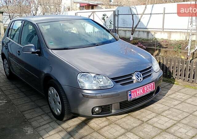 Серый Фольксваген Гольф, объемом двигателя 1.6 л и пробегом 238 тыс. км за 6300 $, фото 5 на Automoto.ua