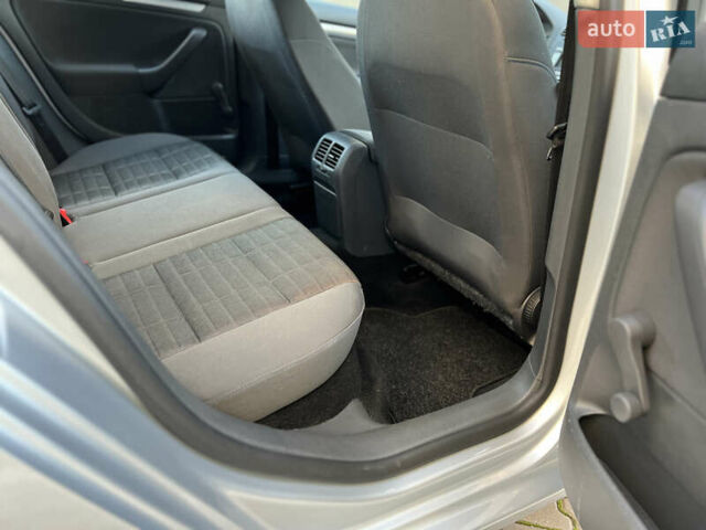 Сірий Фольксваген Гольф, об'ємом двигуна 1.4 л та пробігом 185 тис. км за 6450 $, фото 98 на Automoto.ua