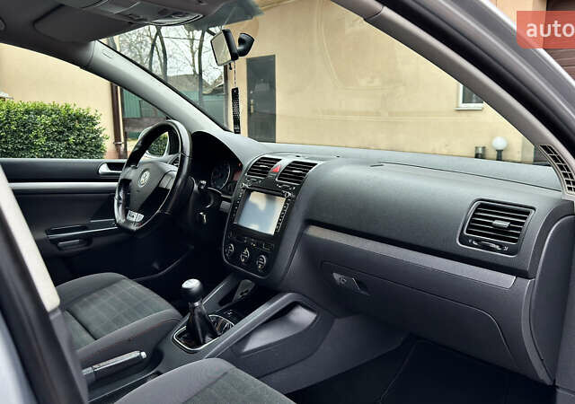 Серый Фольксваген Гольф, объемом двигателя 1.6 л и пробегом 178 тыс. км за 6556 $, фото 50 на Automoto.ua