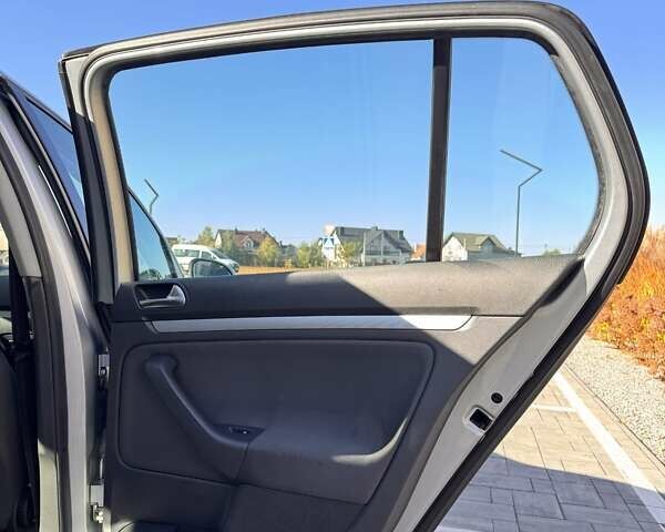 Серый Фольксваген Гольф, объемом двигателя 1.9 л и пробегом 410 тыс. км за 5800 $, фото 7 на Automoto.ua