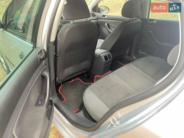 Серый Фольксваген Гольф, объемом двигателя 1.6 л и пробегом 235 тыс. км за 6500 $, фото 14 на Automoto.ua