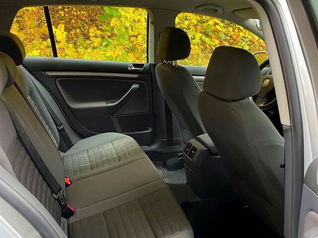 Серый Фольксваген Гольф, объемом двигателя 1.4 л и пробегом 233 тыс. км за 4999 $, фото 8 на Automoto.ua