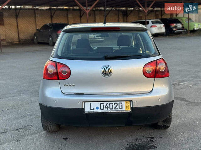 Серый Фольксваген Гольф, объемом двигателя 1.6 л и пробегом 240 тыс. км за 5850 $, фото 5 на Automoto.ua