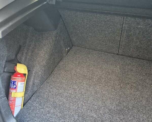 Серый Фольксваген Гольф, объемом двигателя 1.6 л и пробегом 227 тыс. км за 6500 $, фото 15 на Automoto.ua