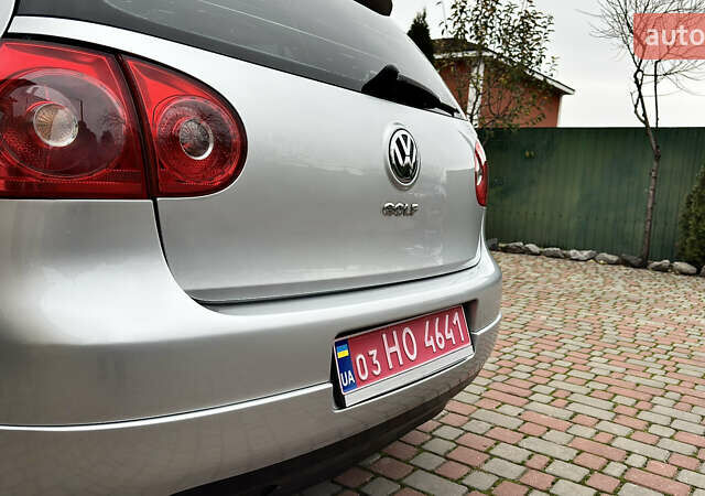 Серый Фольксваген Гольф, объемом двигателя 1.6 л и пробегом 178 тыс. км за 6556 $, фото 16 на Automoto.ua