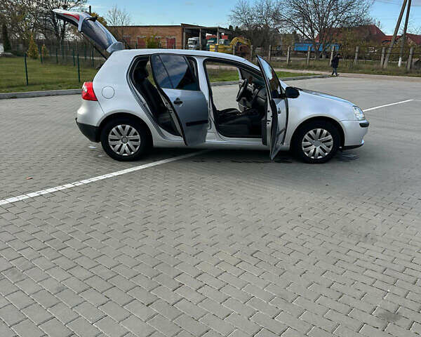 Серый Фольксваген Гольф, объемом двигателя 1.6 л и пробегом 220 тыс. км за 6350 $, фото 35 на Automoto.ua