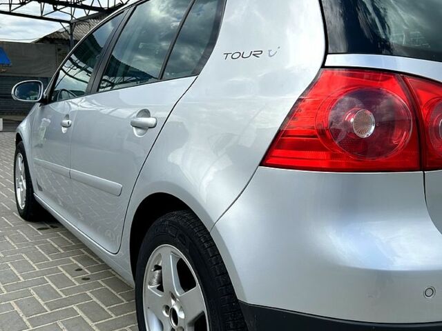 Серый Фольксваген Гольф, объемом двигателя 1.4 л и пробегом 261 тыс. км за 5800 $, фото 3 на Automoto.ua