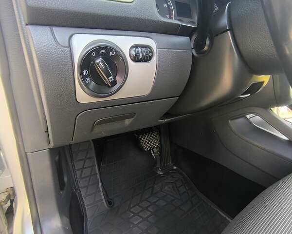 Серый Фольксваген Гольф, объемом двигателя 1.6 л и пробегом 268 тыс. км за 5900 $, фото 29 на Automoto.ua