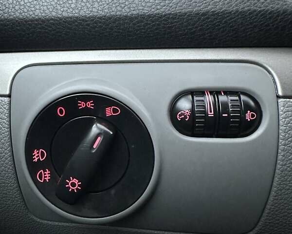 Серый Фольксваген Гольф, объемом двигателя 1.4 л и пробегом 233 тыс. км за 6750 $, фото 22 на Automoto.ua