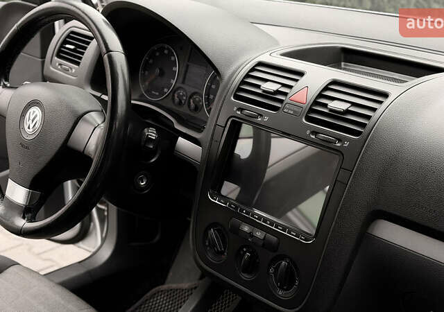 Серый Фольксваген Гольф, объемом двигателя 1.4 л и пробегом 239 тыс. км за 5150 $, фото 16 на Automoto.ua