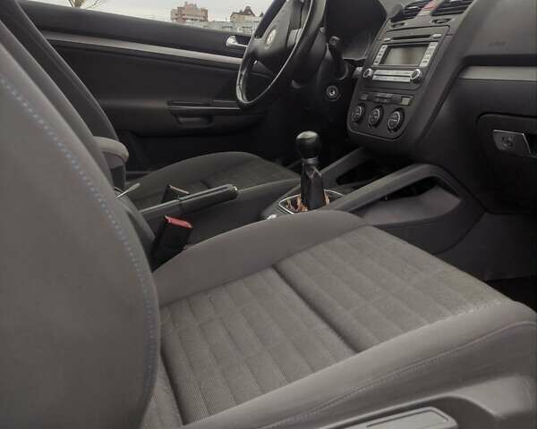 Сірий Фольксваген Гольф, об'ємом двигуна 1.4 л та пробігом 235 тис. км за 5900 $, фото 8 на Automoto.ua