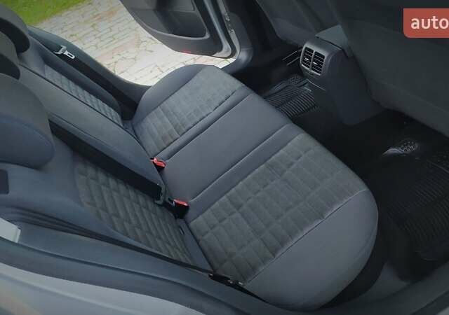 Серый Фольксваген Гольф, объемом двигателя 0 л и пробегом 200 тыс. км за 7100 $, фото 137 на Automoto.ua