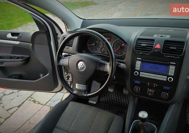 Серый Фольксваген Гольф, объемом двигателя 0 л и пробегом 200 тыс. км за 7100 $, фото 114 на Automoto.ua