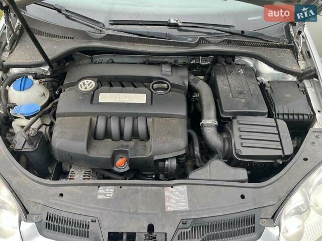 Серый Фольксваген Гольф, объемом двигателя 1.6 л и пробегом 187 тыс. км за 5500 $, фото 2 на Automoto.ua