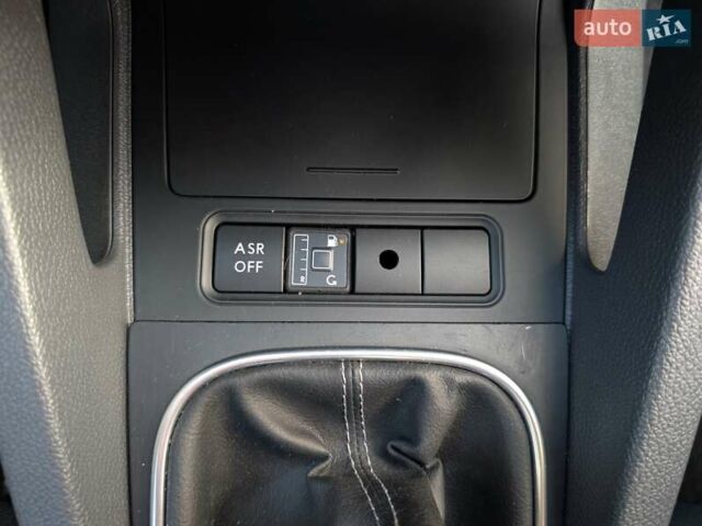 Серый Фольксваген Гольф, объемом двигателя 1.6 л и пробегом 244 тыс. км за 5950 $, фото 43 на Automoto.ua