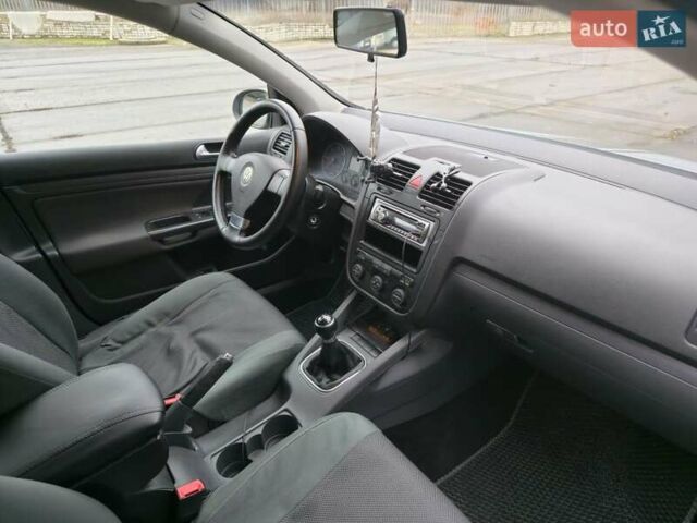 Серый Фольксваген Гольф, объемом двигателя 1.9 л и пробегом 304 тыс. км за 5600 $, фото 11 на Automoto.ua