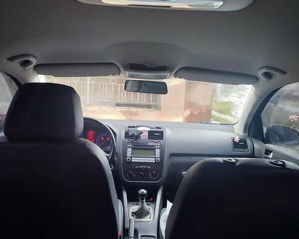 Сірий Фольксваген Гольф, об'ємом двигуна 1.6 л та пробігом 250 тис. км за 4500 $, фото 8 на Automoto.ua