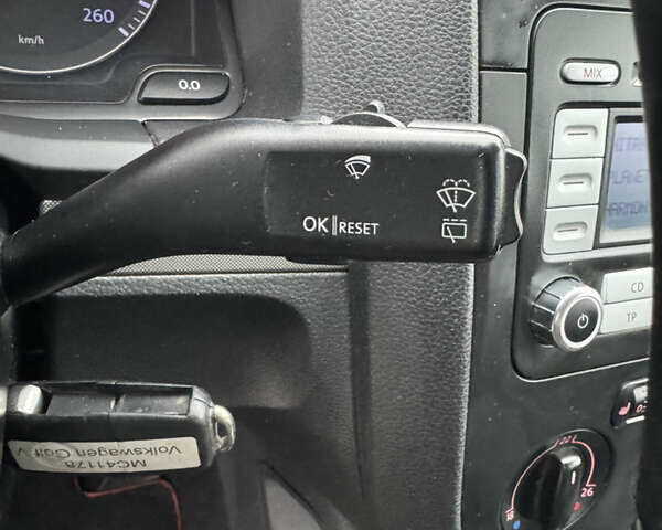 Сірий Фольксваген Гольф, об'ємом двигуна 1.6 л та пробігом 209 тис. км за 5999 $, фото 24 на Automoto.ua