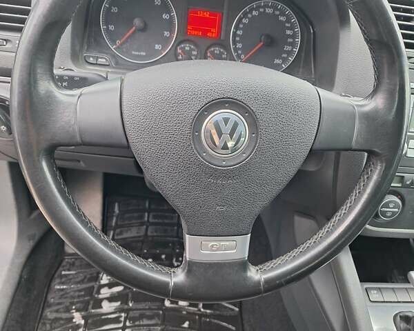 Серый Фольксваген Гольф, объемом двигателя 1.4 л и пробегом 215 тыс. км за 6500 $, фото 5 на Automoto.ua