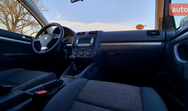 Сірий Фольксваген Гольф, об'ємом двигуна 1.6 л та пробігом 188 тис. км за 5350 $, фото 15 на Automoto.ua