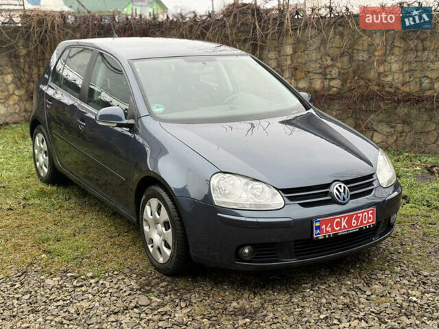 Серый Фольксваген Гольф, объемом двигателя 1.4 л и пробегом 236 тыс. км за 5500 $, фото 2 на Automoto.ua