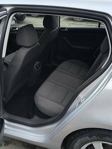 Сірий Фольксваген Гольф, об'ємом двигуна 1.39 л та пробігом 252 тис. км за 6000 $, фото 6 на Automoto.ua