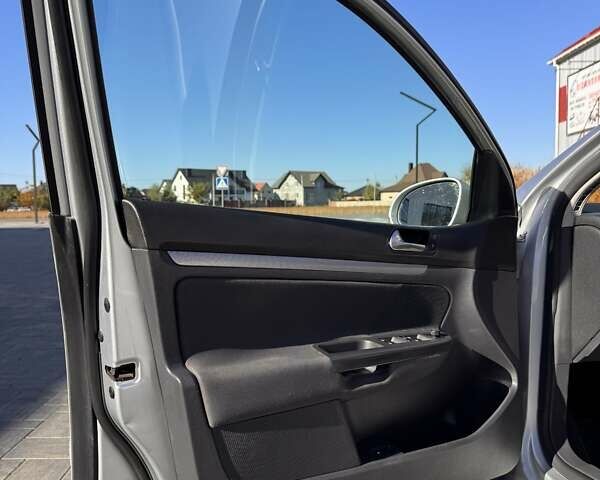 Серый Фольксваген Гольф, объемом двигателя 1.9 л и пробегом 410 тыс. км за 5800 $, фото 5 на Automoto.ua