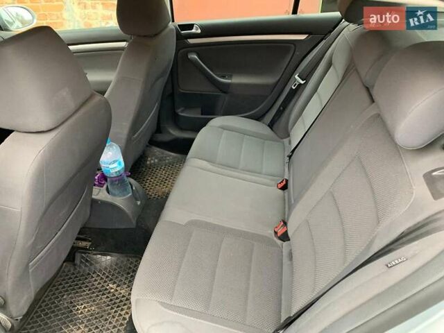 Серый Фольксваген Гольф, объемом двигателя 1.98 л и пробегом 178 тыс. км за 6000 $, фото 7 на Automoto.ua