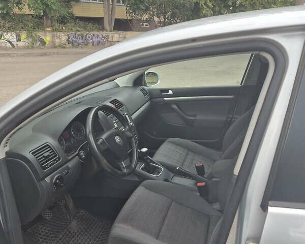 Сірий Фольксваген Гольф, об'ємом двигуна 1.4 л та пробігом 203 тис. км за 5750 $, фото 4 на Automoto.ua