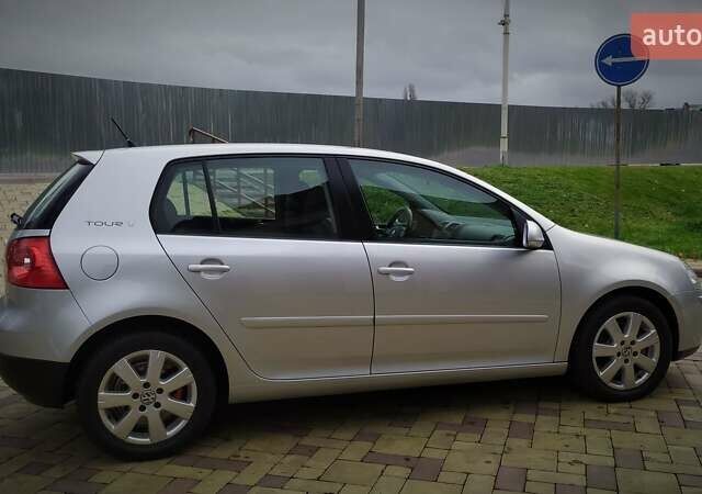 Сірий Фольксваген Гольф, об'ємом двигуна 1.6 л та пробігом 200 тис. км за 6950 $, фото 65 на Automoto.ua