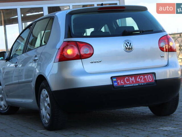 Серый Фольксваген Гольф, объемом двигателя 1.6 л и пробегом 195 тыс. км за 5890 $, фото 12 на Automoto.ua