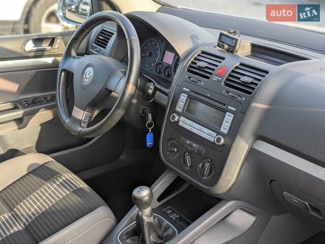 Серый Фольксваген Гольф, объемом двигателя 1.6 л и пробегом 244 тыс. км за 5950 $, фото 40 на Automoto.ua