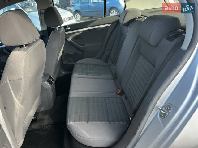 Сірий Фольксваген Гольф, об'ємом двигуна 1.4 л та пробігом 184 тис. км за 4899 $, фото 19 на Automoto.ua